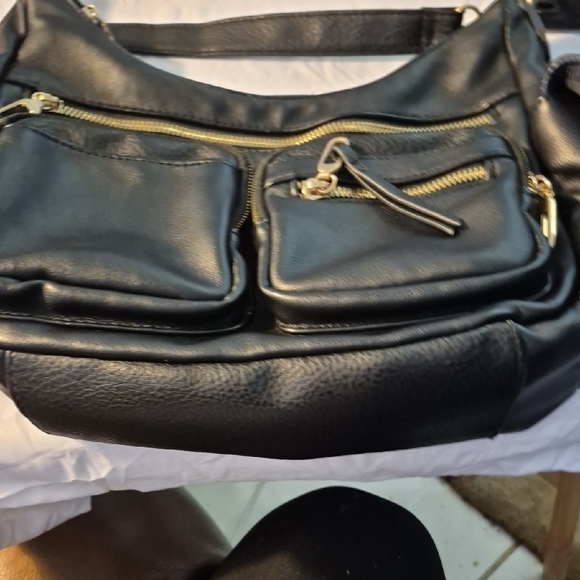 Elegant Black Shoulder Bag with lots of pockets - Picture 2 of 16